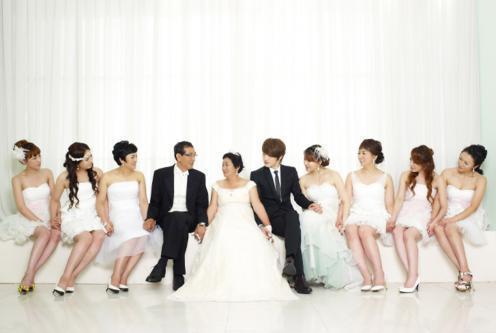 他是東方神起成員！4歲被拋棄「養父家8個姐姐」寵他上天　紅遍亞洲後「親生父母」卻找上門
