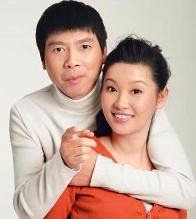 容忍丈夫找小三！被問屢遭背叛為何不離婚　她笑談：「我們家是男的，吃虧的又不是我們」