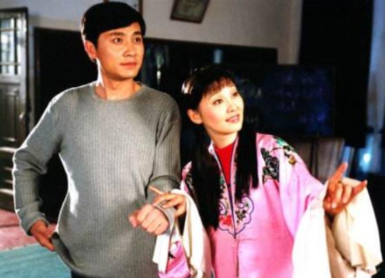 容忍丈夫找小三！被問屢遭背叛為何不離婚　她笑談：「我們家是男的，吃虧的又不是我們」