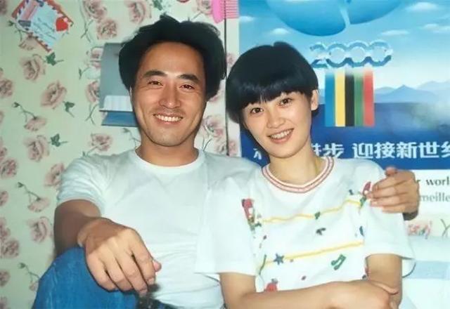容忍丈夫找小三！被問屢遭背叛為何不離婚　她笑談：「我們家是男的，吃虧的又不是我們」