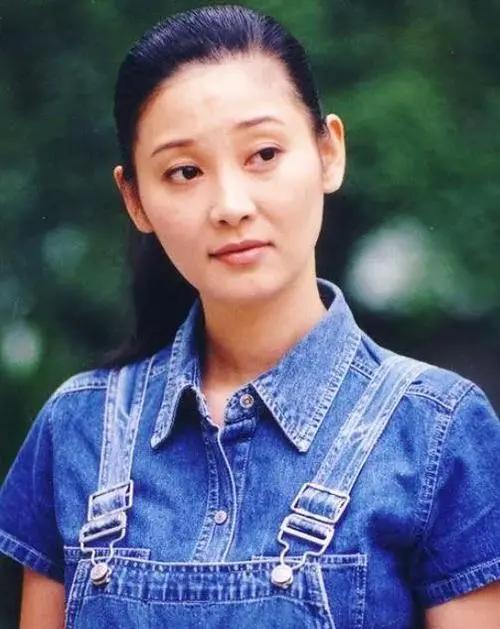 容忍丈夫找小三！被問屢遭背叛為何不離婚　她笑談：「我們家是男的，吃虧的又不是我們」