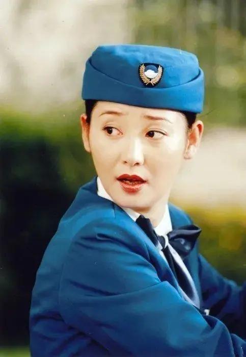 容忍丈夫找小三！被問屢遭背叛為何不離婚　她笑談：「我們家是男的，吃虧的又不是我們」