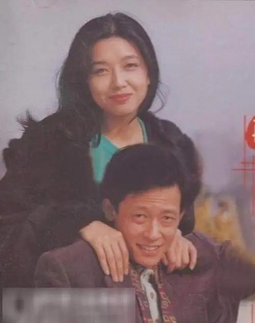 容忍丈夫找小三！被問屢遭背叛為何不離婚　她笑談：「我們家是男的，吃虧的又不是我們」