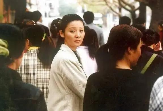 容忍丈夫找小三！被問屢遭背叛為何不離婚　她笑談：「我們家是男的，吃虧的又不是我們」