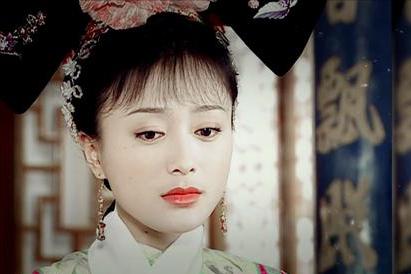 她養黃曉明4年！為他「賠付千萬違約金後」愛情事業雙落空　沉寂多年「42歲終靠實力翻身」