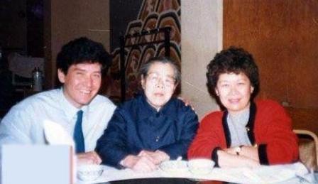 樂壇的初代偶像！春晚導演「不敢拍他下半身」被封殺14年　自稱一輩子「不會結婚」