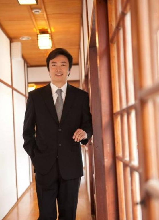 費玉清百坪豪宅曝光！10坪客廳「掛著最愛收藏品」還有專屬麻將房　自曝「回家茶不離手」封麥近況曝光
