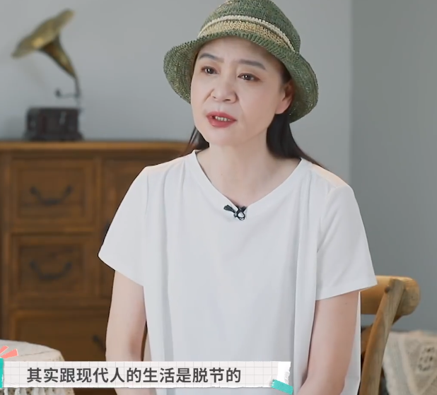 24小時開著電視！62歲劉雪華首曝「10年獨居生活」　無子女「害怕摔倒」丈夫因墜樓離去