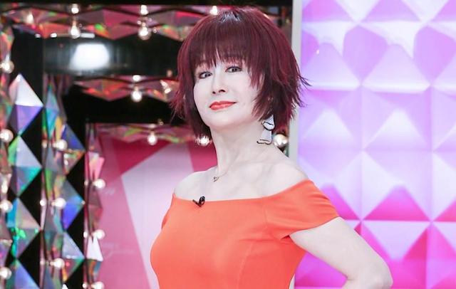 提早部署老後！潘迎紫「曬驚人對比照」只想簡單做人　父逝後「定居香港」把時間拿來陪百歲母