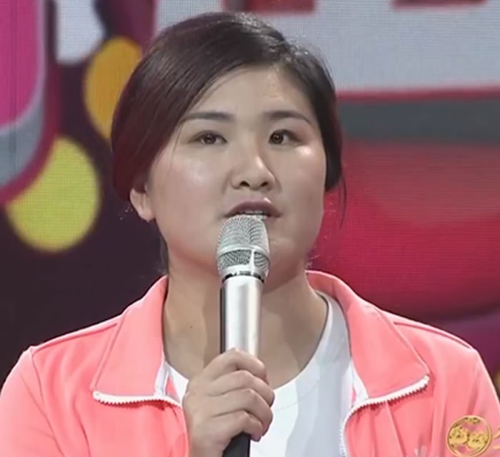 165身高嫁「不到60公分丈夫」！為他與家人斷往來「生下一子」　小10歲妻笑：是我追的他