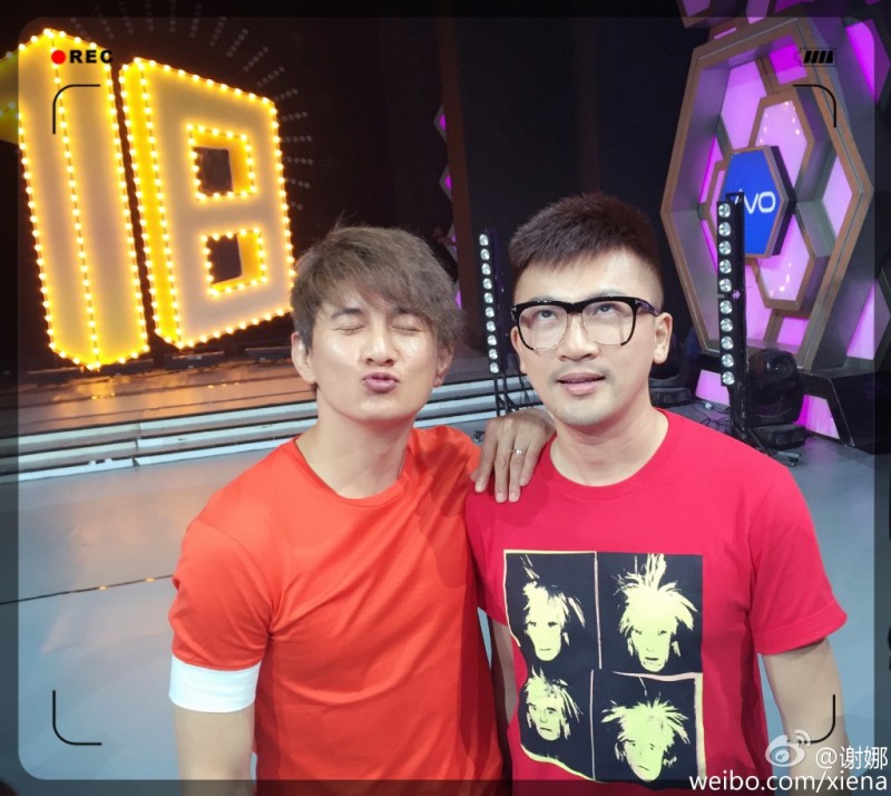 錄影突落男兒淚！吳奇隆紅了33年「感慨好友一個個消失」　「一連串真性情反應」惹哭全網：好單純的人