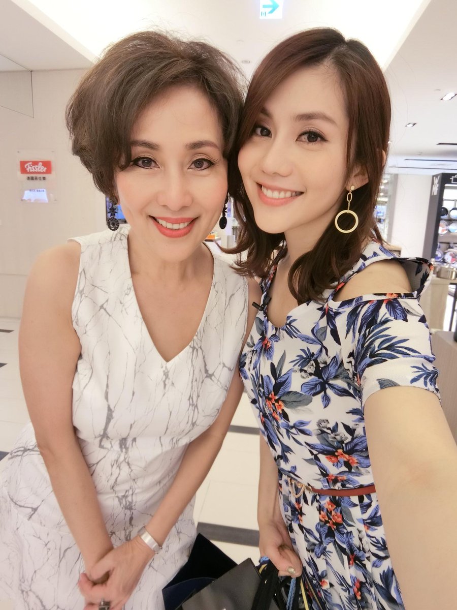 人生倒著來！紅遍兩岸22歲嫁富豪「又狼狽逃回台灣」　王宇婕曬媽媽「67歲又辣又美」網讚：以為姊姊❤