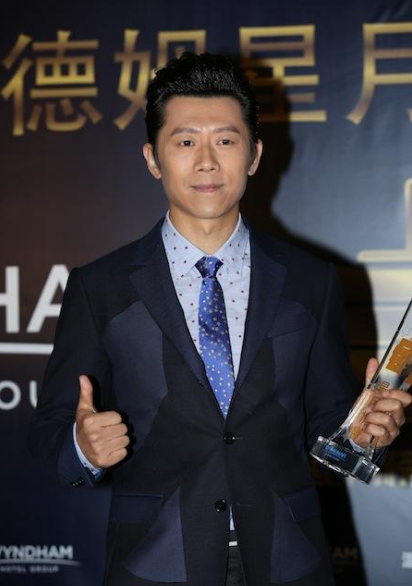 與學長相戀9年！「中途分手」被高圓圓截胡　半年後悔悟「又高調求復合」步入婚姻