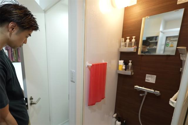 住不起大房子！他蝸居在大都市「總面積不到3坪」　居然塞得下「1室1廳1廚1衛1臥室」狹窄卻功能俱全