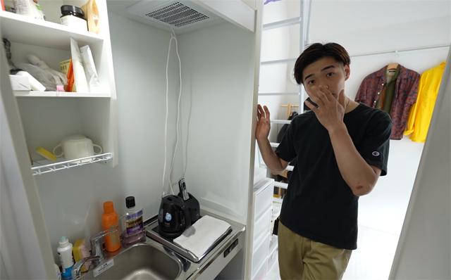 住不起大房子！他蝸居在大都市「總面積不到3坪」　居然塞得下「1室1廳1廚1衛1臥室」狹窄卻功能俱全
