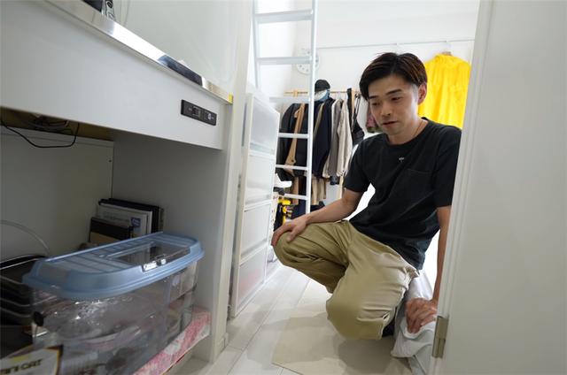 住不起大房子！他蝸居在大都市「總面積不到3坪」　居然塞得下「1室1廳1廚1衛1臥室」狹窄卻功能俱全