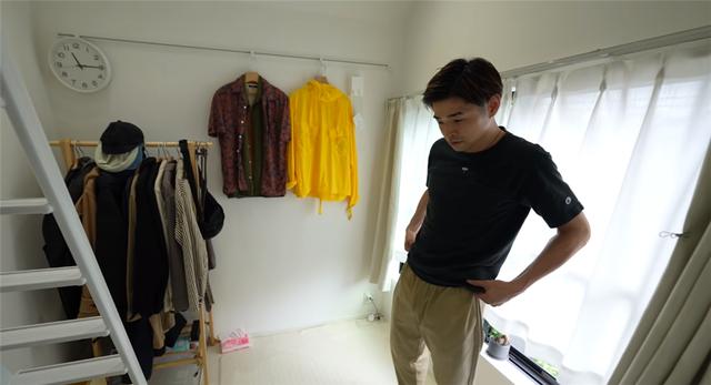 住不起大房子！他蝸居在大都市「總面積不到3坪」　居然塞得下「1室1廳1廚1衛1臥室」狹窄卻功能俱全
