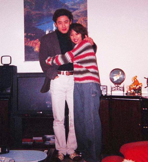 他婚內出軌七年！「和原配聯手」把小三送進牢房　「三不愛情觀」斷送整個演藝事業