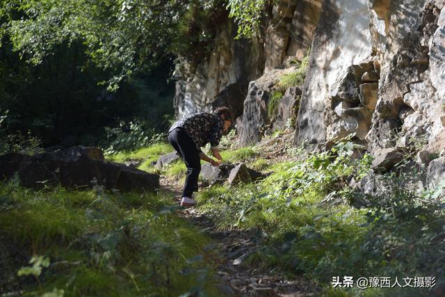 一聲不響就出門！85歲婆婆偷跑出去「兒媳爬山1小時找回」　大聲喊卻充滿關愛「親曝老家無奈處境」