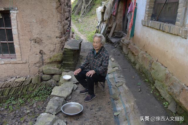 一聲不響就出門！85歲婆婆偷跑出去「兒媳爬山1小時找回」　大聲喊卻充滿關愛「親曝老家無奈處境」