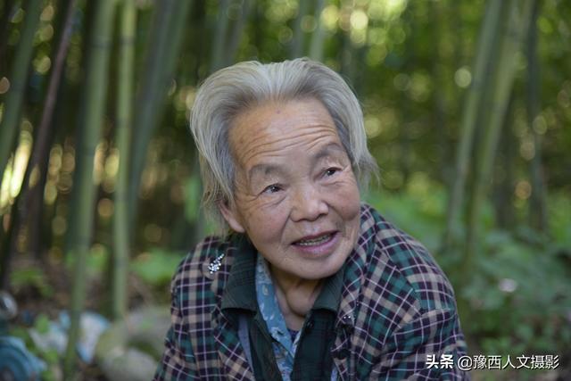 一聲不響就出門！85歲婆婆偷跑出去「兒媳爬山1小時找回」　大聲喊卻充滿關愛「親曝老家無奈處境」