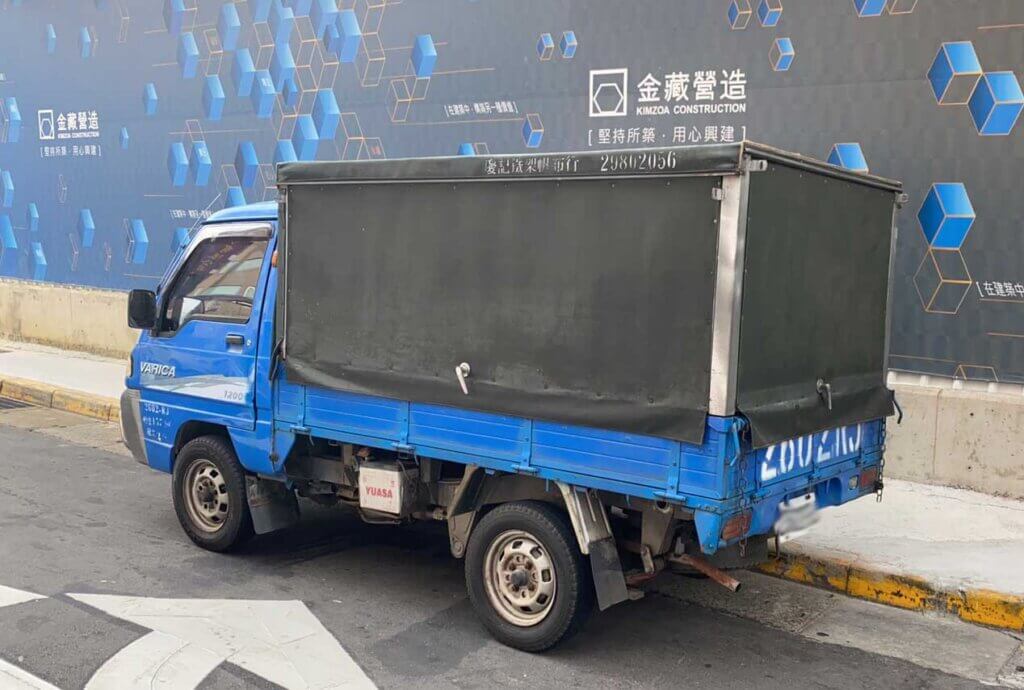 女友參加同學會！男友「開貨車去接送」反被罵：很丟臉欸　她暴怒「就是工人在開的」：轎車才有面子