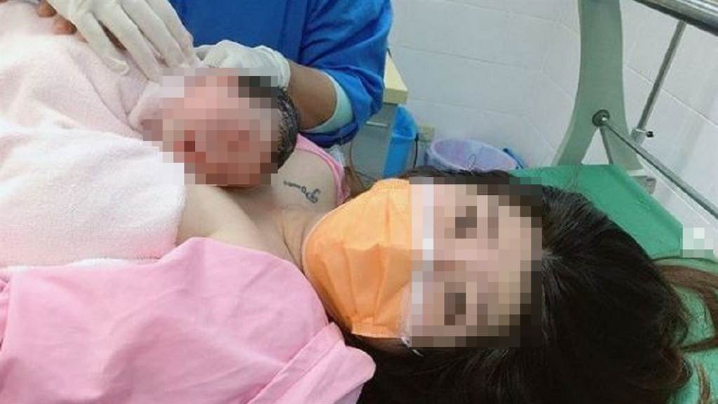 殉職飛官遺孀生了！獨留新婚孕妻「堅強產下寶寶」喜喊：歡迎妳到來　「3人全家福曝光」網落淚：他一直在