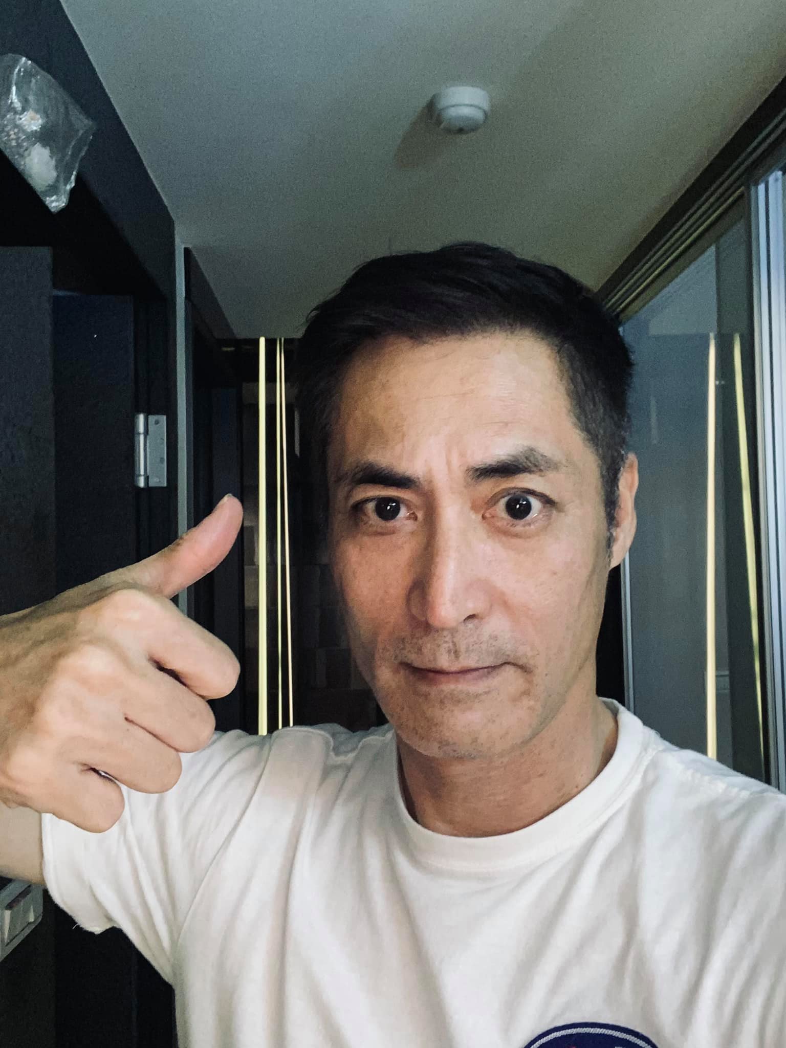 隔10年回娘家！黃建群扮霸氣總裁「擁正宮小三」心裡過意不去　戲外「分居小13歲嫩妻」不捨：女兒才4歲
