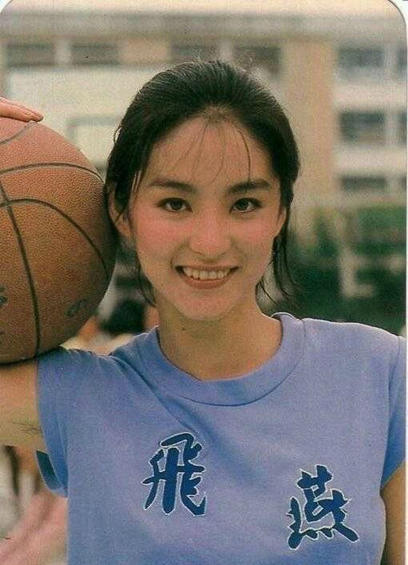 被質疑整型！林青霞被爆「雙眼皮尖鼻不自然」當場爆氣　主持人掛保證：從頭到腳都是真的