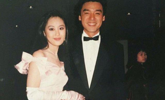 被罵敗家女！30歲讓「2個億萬富翁」破產　坦言自己就是個花瓶「沉寂11年再露面」令人刮目相看