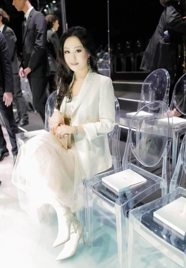 被罵敗家女！30歲讓「2個億萬富翁」破產　坦言自己就是個花瓶「沉寂11年再露面」令人刮目相看