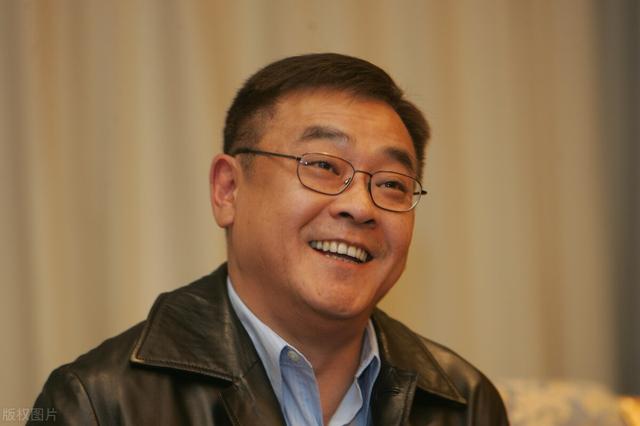 章子怡的同班同學！嫁國外百億首富「受皇室冊封」　丈夫為她「睡好覺」甘心做切除手術