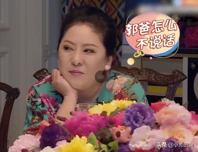 不似表面柔弱！郭碧婷維護親爸「敢跟婆婆當面杠」　向太被嗆到低頭「不敢插話」