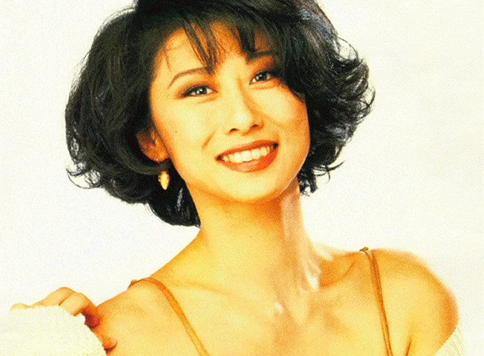 迎60歲生日！葉倩文首曬「滿頭白髮照」不再掩飾　接受自己「每條皺紋」喊話：請不要嫌棄
