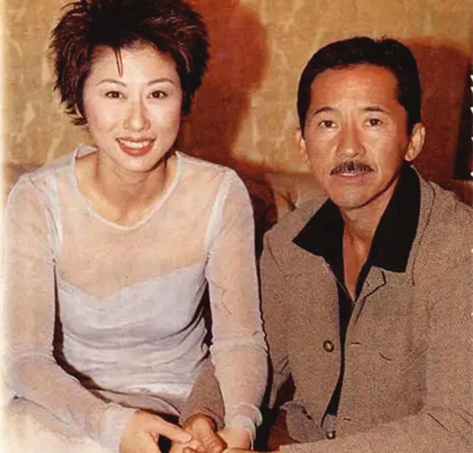 迎60歲生日！葉倩文首曬「滿頭白髮照」不再掩飾　接受自己「每條皺紋」喊話：請不要嫌棄