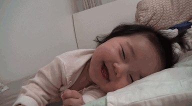 你一定也有過！為什麼有時候睡覺時「身體會突然抖一下」？　醫師親揭原因：「是大腦在救你！」