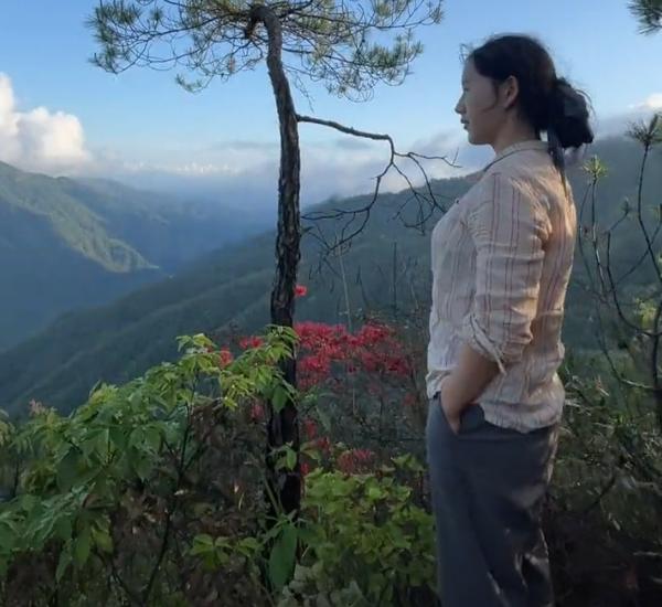 比李子柒還能幹！她離婚後「帶女兒回村種田」　開耕耘機爆紅「從負債幾十萬到身價千萬」