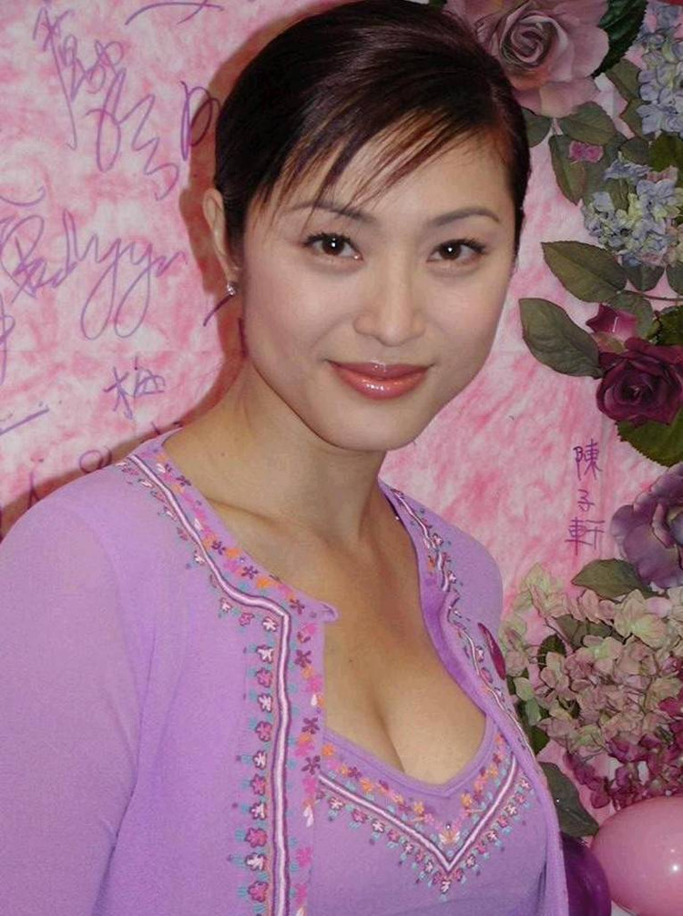 她是朱茵摯友！遭李麗珍掌摑　被李嘉欣老公邀三人行「41歲還被騙婚人財兩失」