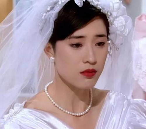 她是朱茵摯友！遭李麗珍掌摑　被李嘉欣老公邀三人行「41歲還被騙婚人財兩失」