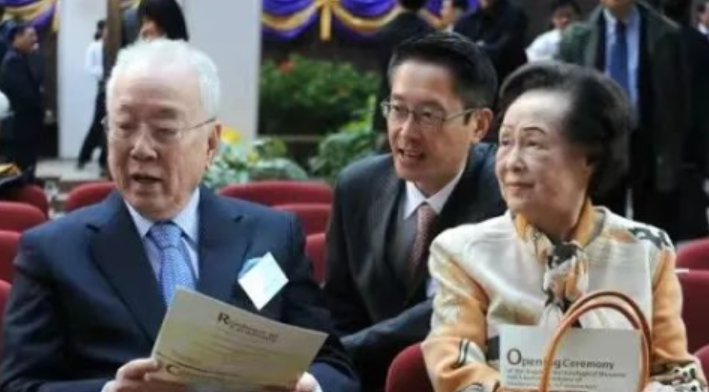 香港最會馴夫的女人！被百億富豪「獨寵70年」患病也不離不棄 　讓李嘉欣「都聞風喪膽」