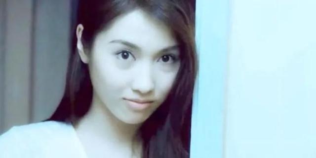 14歲賺錢養家！黎姿一生「被3個殘疾男人捆綁」不喊累　自學成「45億商界女總裁」努力沒白費
