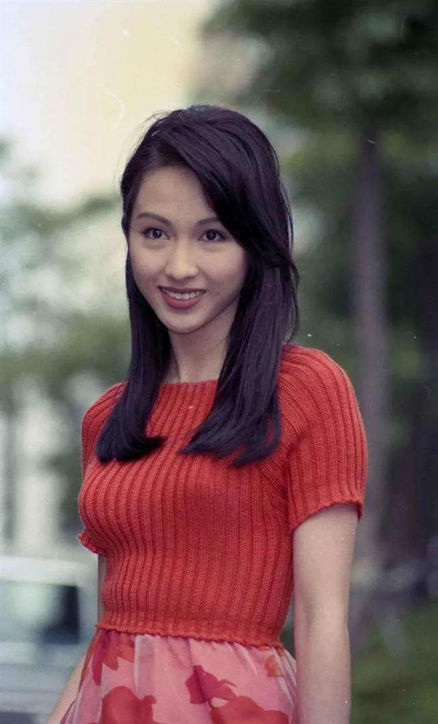 14歲賺錢養家！黎姿一生「被3個殘疾男人捆綁」不喊累　自學成「45億商界女總裁」努力沒白費
