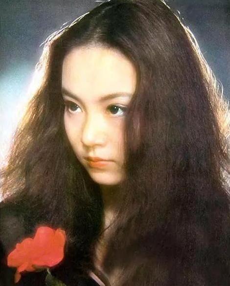被時代拋棄！62歲劉雪華「不會用手機」電視只會開關　曝人生「最大遺憾」：老來很吃力