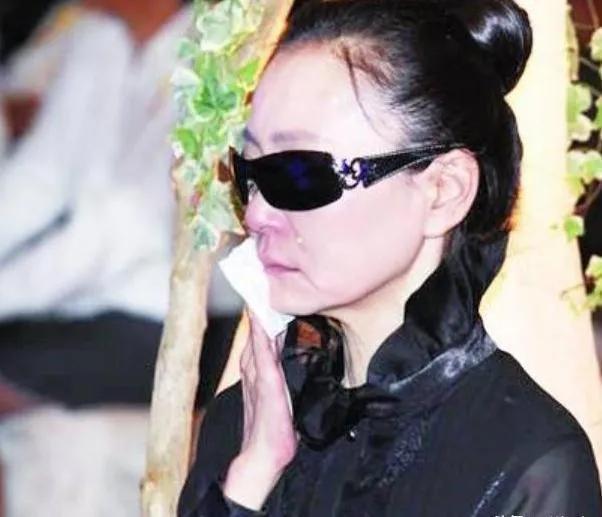 被時代拋棄！62歲劉雪華「不會用手機」電視只會開關　曝人生「最大遺憾」：老來很吃力