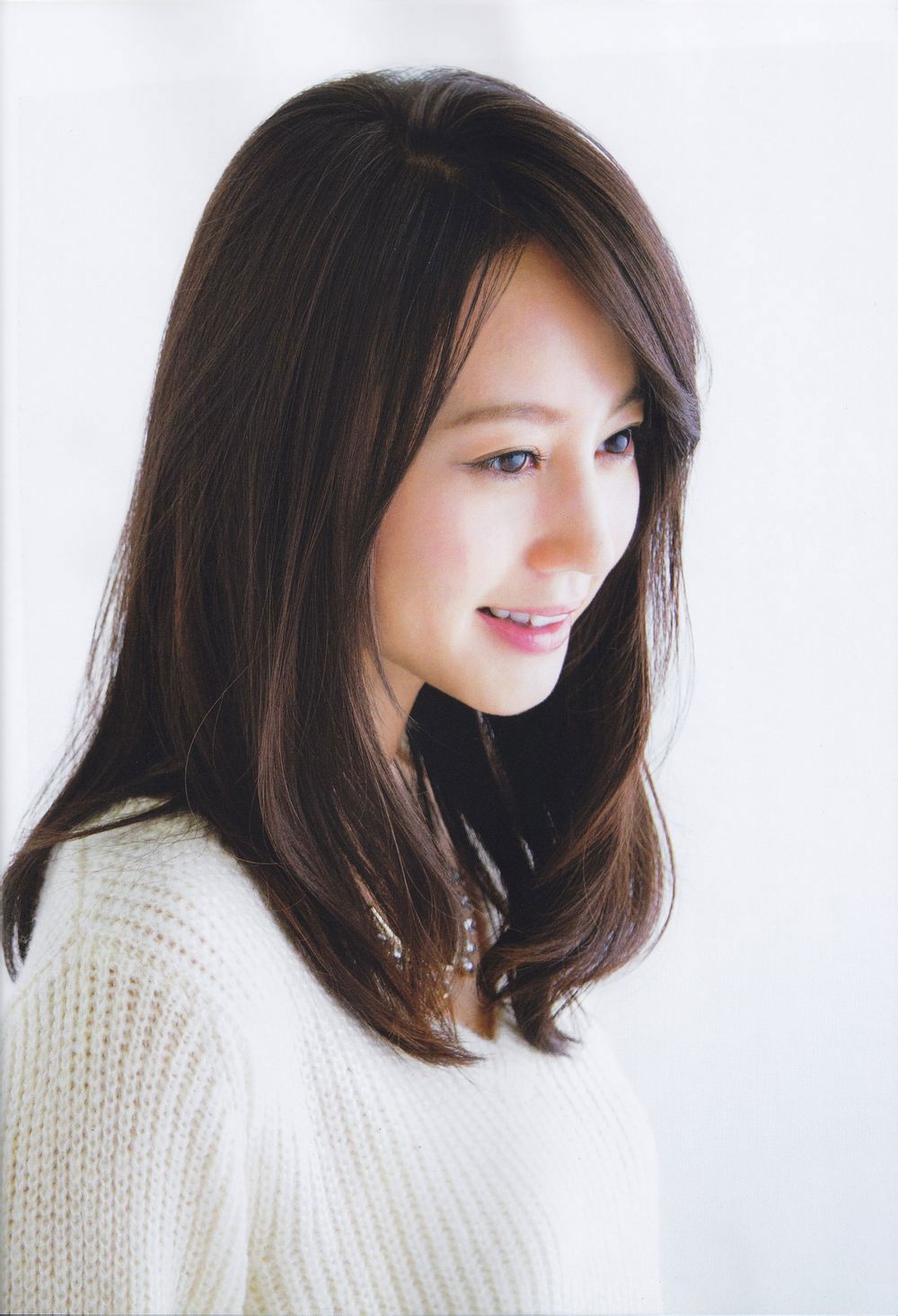 大家都等她復出！34歲女星「為愛退出演藝圈」移居鄉下　今成2寶媽「被拍下素顏近況」網驚呆：都沒有變