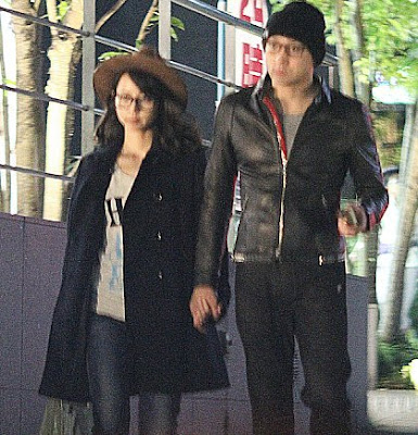 大家都等她復出！34歲女星「為愛退出演藝圈」移居鄉下　今成2寶媽「被拍下素顏近況」網驚呆：都沒有變