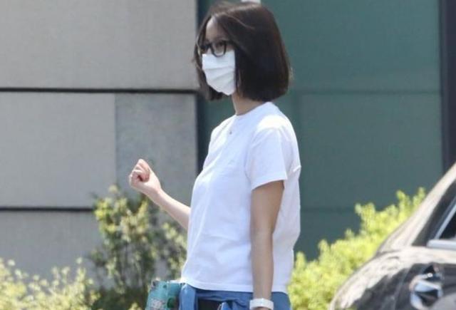 大家都等她復出！34歲女星「為愛退出演藝圈」移居鄉下　今成2寶媽「被拍下素顏近況」網驚呆：都沒有變