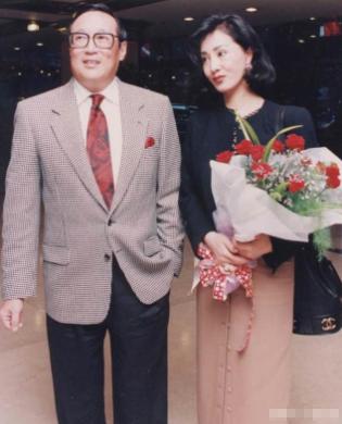 後宮多到2張桌坐不下！ 何莉莉「隱忍43年」熬走花心丈夫　教科書式斗小三「獨攬70億家產」  