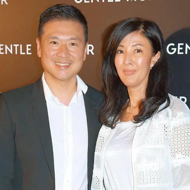 手段不輸妹妹李嘉欣！常被人罵醜「卻甩窮丈夫」花5年逼走富商原配　43歲挺大肚「再嫁10億富豪」
