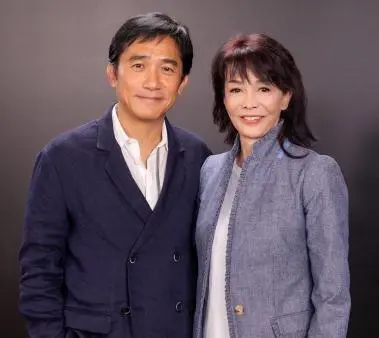有愛無性10年！男友卻被曝是同性戀　二戀養男友16年被分手「51歲享受單身」：人生不必完美